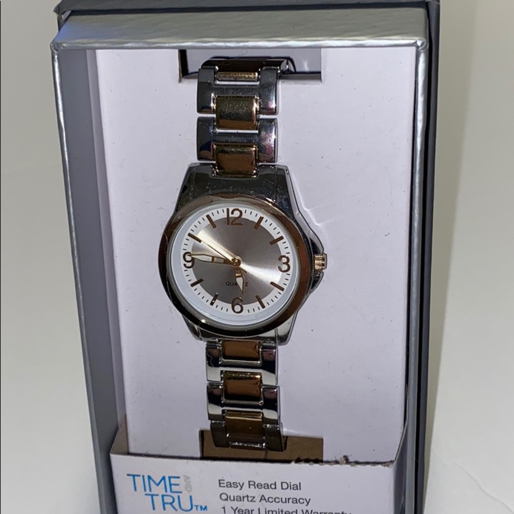 💜Time and Tru women’s Easy Read Dial Wristwatch